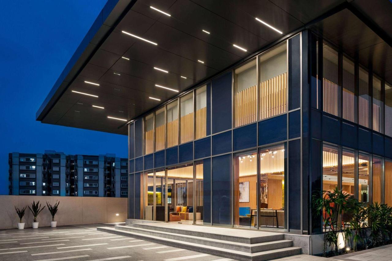 Ramada Encore By Wyndham Indore Nipania Exterior photo