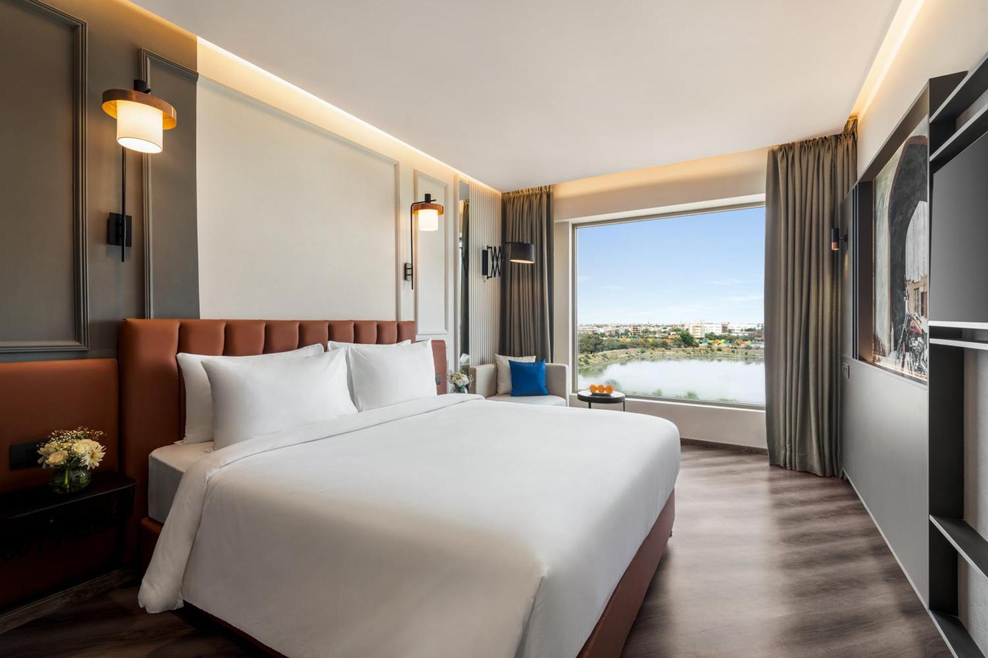 Ramada Encore By Wyndham Indore Nipania Exterior photo
